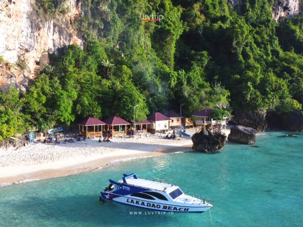 Eksplor Pantai Lakadao Buton Selatan