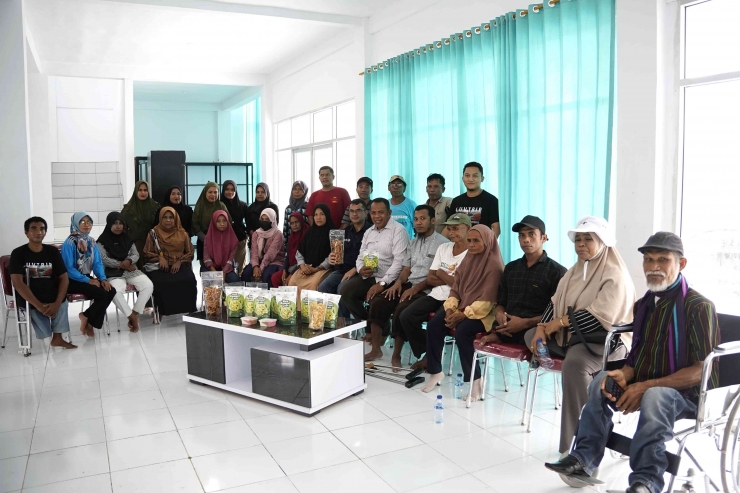 IKM Teluk Palabusa Baubau Luncurkan Produk Inovatif: Bakso dan Mie Rumput Laut "Oisiymo"